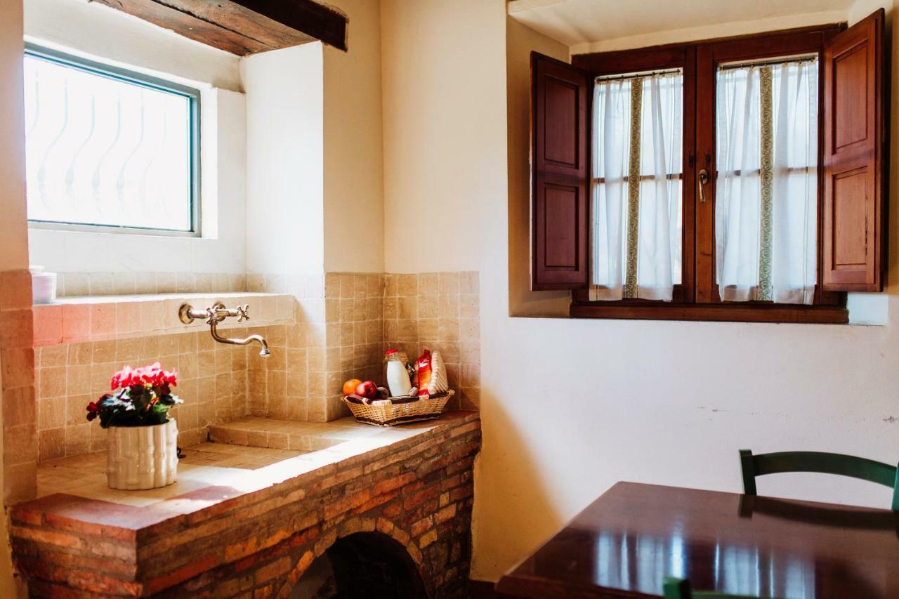 Casale Al Lago Con Piscina E Sauna Corbara  Екстериор снимка